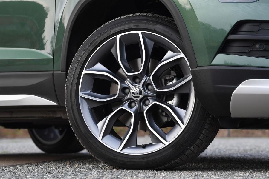 Колеса Skoda Karoq 4x4 Scout 2018 года  (UK) (фото 3 из 18)